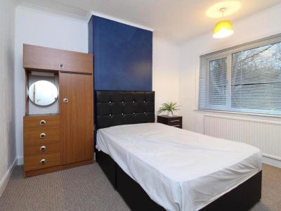 28 Burgess Road,Southampton